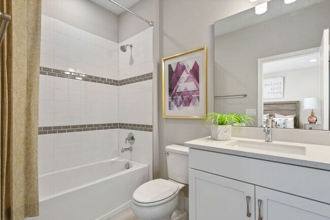 Building Photo - "Unfurnished" Luxurious 5/3.5 Stunning Hom...