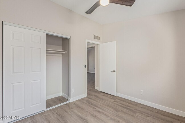 Building Photo - 502 E Sequoia Dr