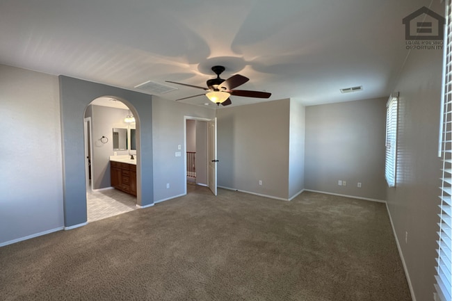 Building Photo - 3Bed/2.5Bath Three-Story Townhouse in Vistancia! Ready for Immediate Move-In! – 2 CAR GARAGE!