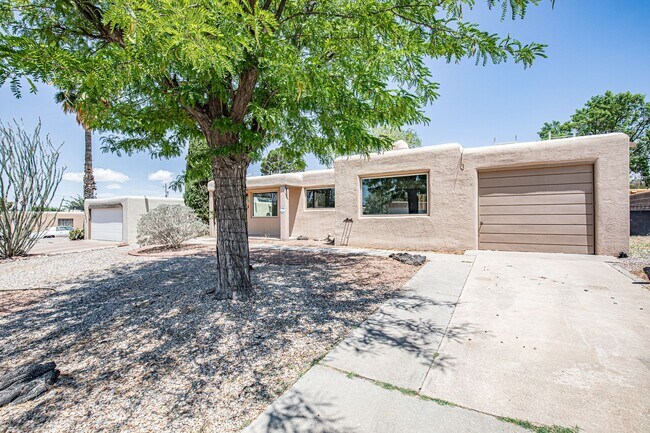 Primary Photo - 3 Bedroom 1.75 bath with Solar Panels