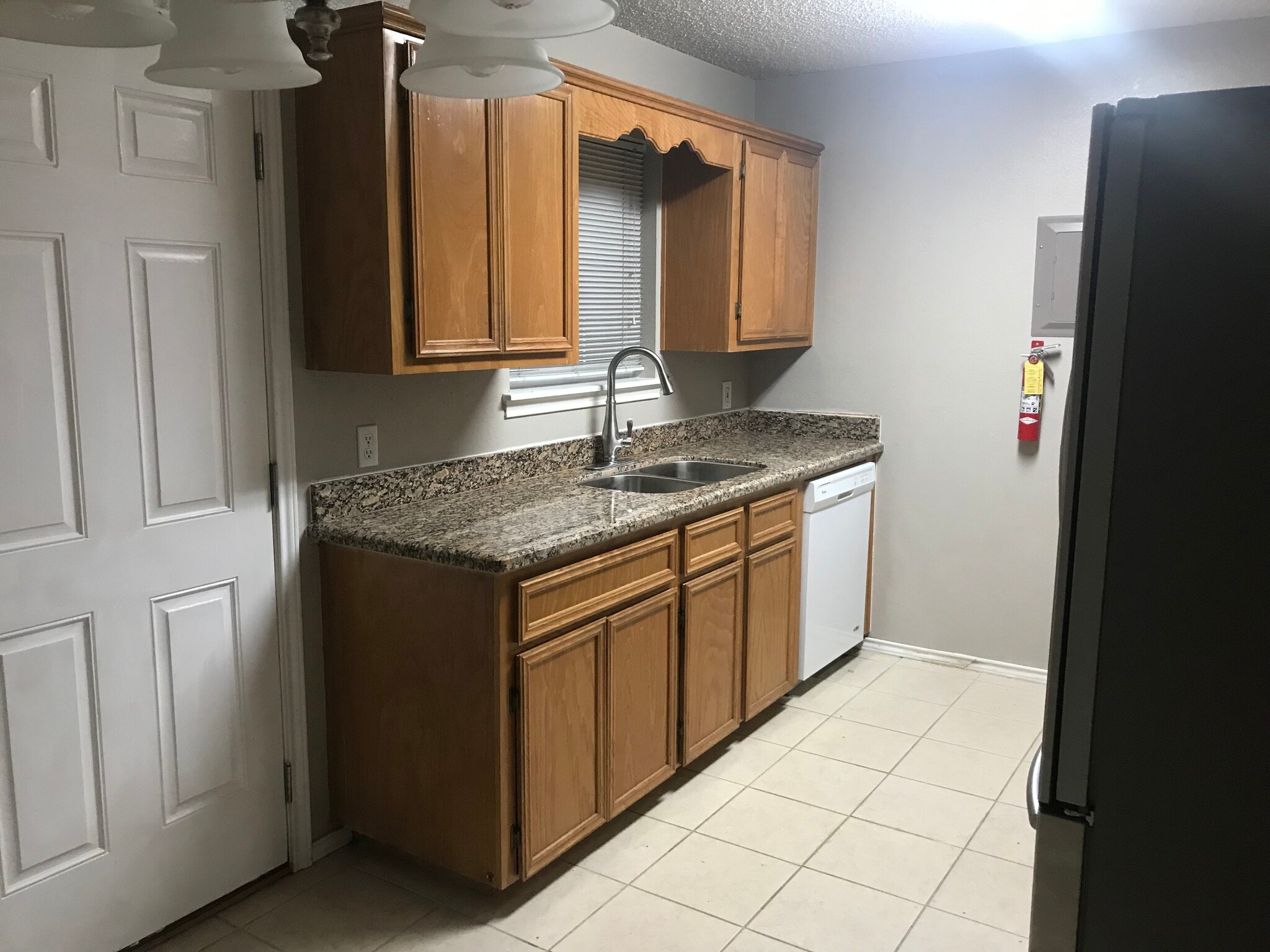 New granite counter tops in kitchen. - 1801 Lexington Circle