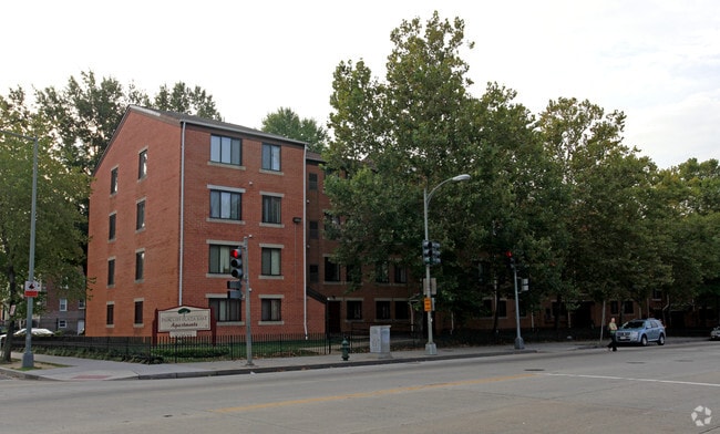 Building Photo - Faircliff Plaza East