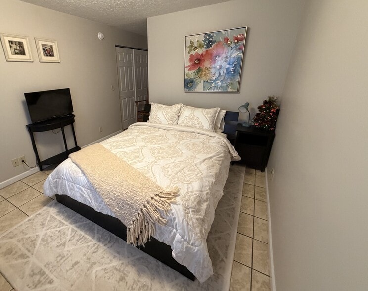 Building Photo - 162 Marcus Way