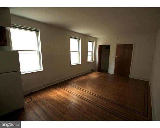 Building Photo - 729 Spruce St