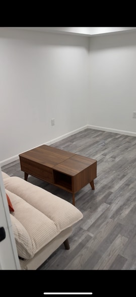 Building Photo - 328 Folcroft St