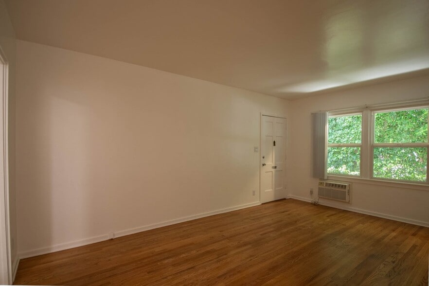 Building Photo - 14437 Dickens St