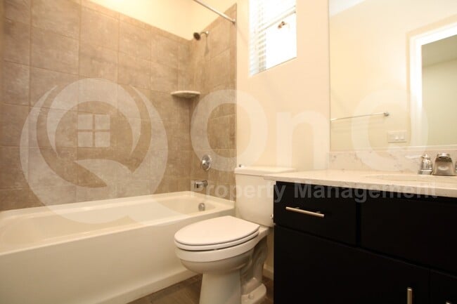 Building Photo - 5420 W Desert Hollow Dr