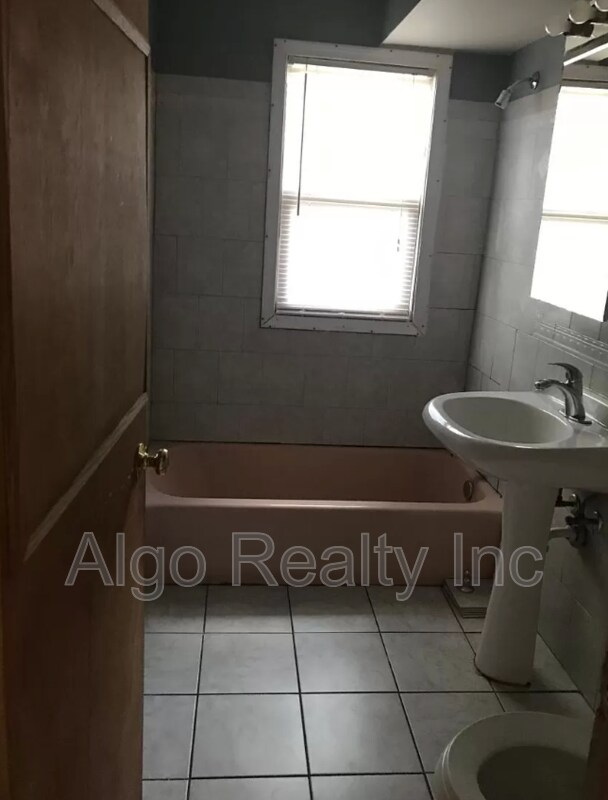 Building Photo - 2419 Plymouth Ave N