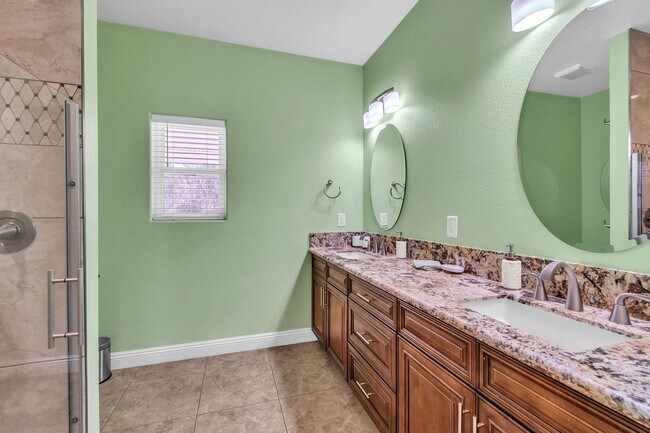 Building Photo - 4615 E St Louis Ave