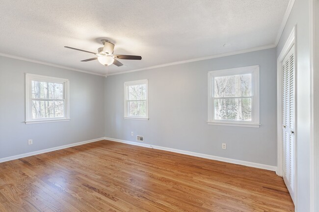 Building Photo - Spacious 4bd/2.5ba Ranch w/ Two-Car Garage & Large Basement and Screened Porch!