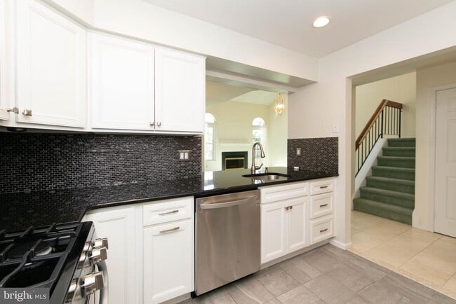 Building Photo - 178 Kettlebrook Dr