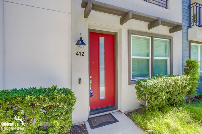 Building Photo - Stylish 3Bdm 3Ba Townhouse with Modern Upgrades and Prime Location in Escondido!