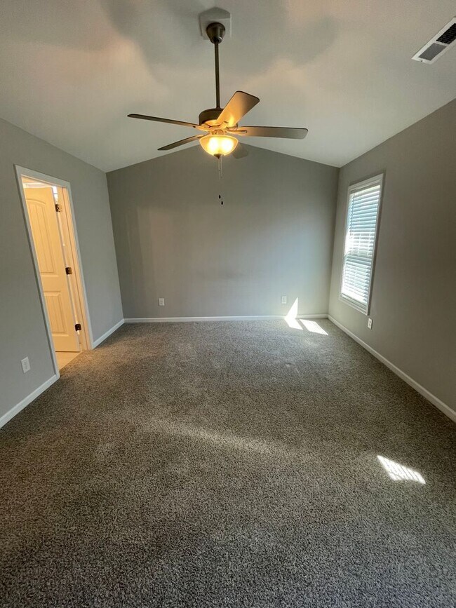 Building Photo - 219 Grist Mill Dr