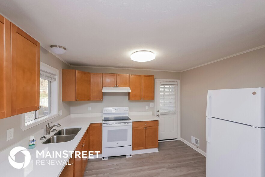 Building Photo - 2826 Bretton Dr