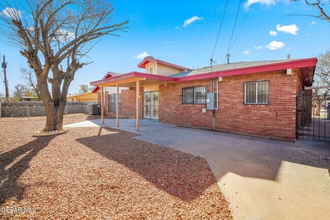 Building Photo - 5313 Bastille Ave