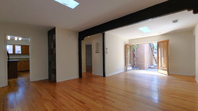 Building Photo - 1st Month Free! Old Town Charm! 2 Bedroom ...