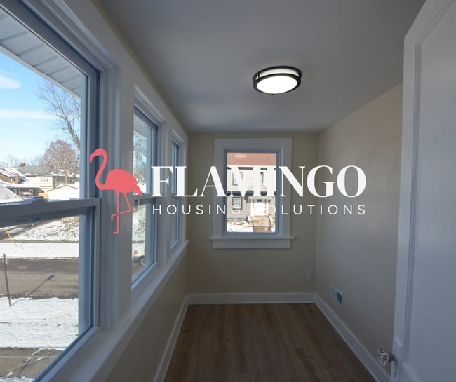 Building Photo - 1143 Vernon Dr