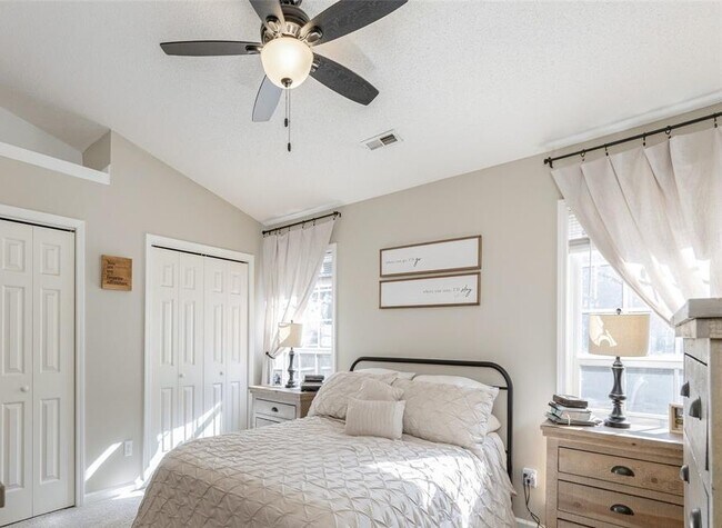 Building Photo - 110 Hawks Nest Dr