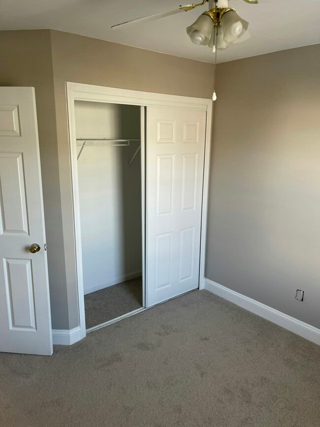 Building Photo - 16933 Toms River Loop