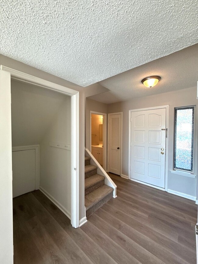 Building Photo - Carmel Chace