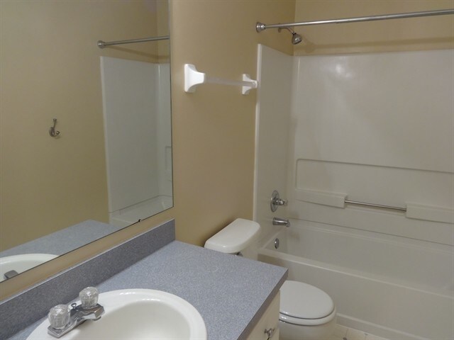 Building Photo - 3418 W Bay Cir