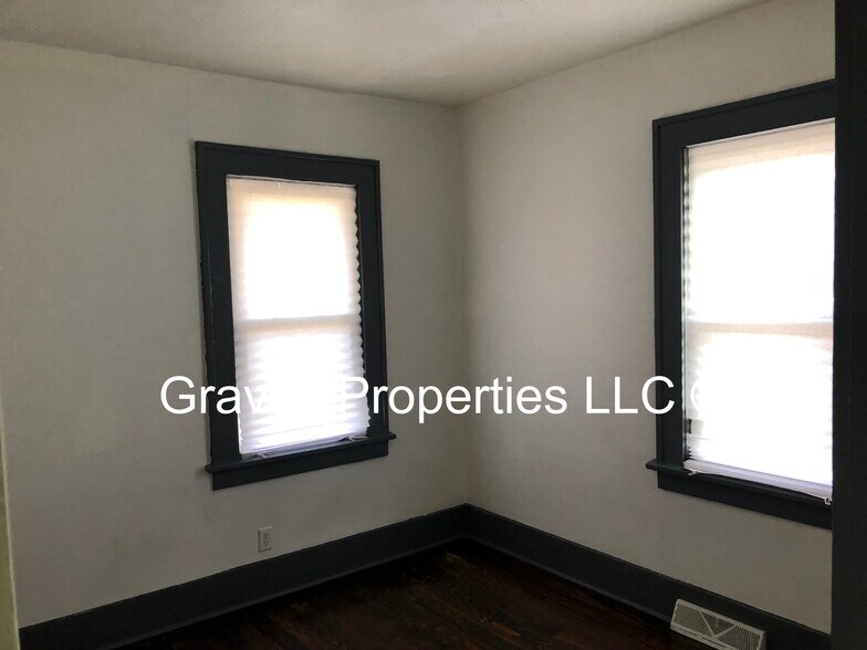 Building Photo - 1629 Michigan st