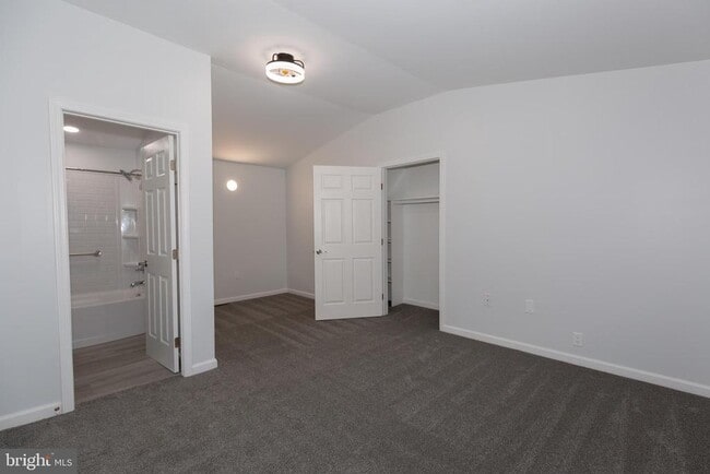 Building Photo - 382 Wood Cutters Ln