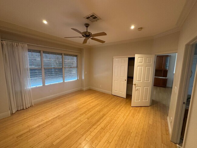 Building Photo - 3854 Broadmead St