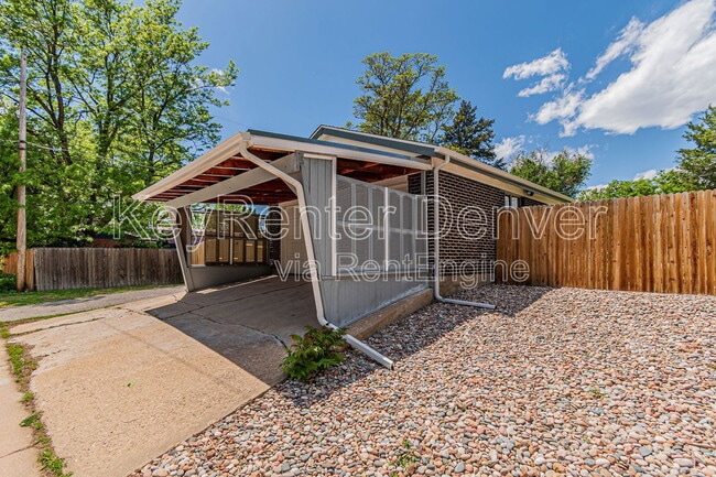 Building Photo - 3730 W Saratoga Ave
