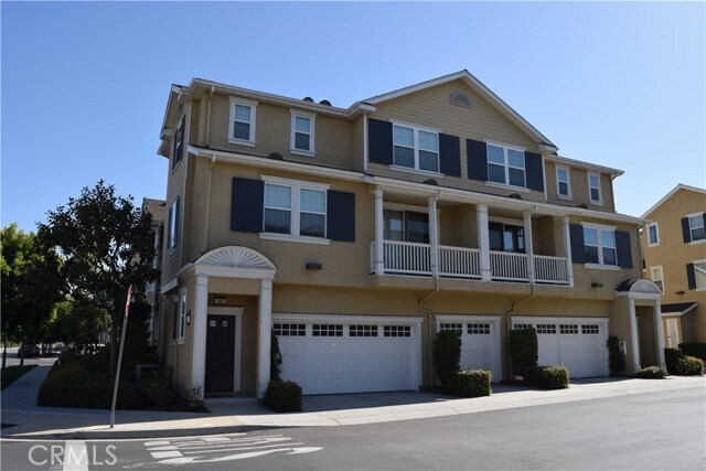 Primary Photo - 303 Silk Tree