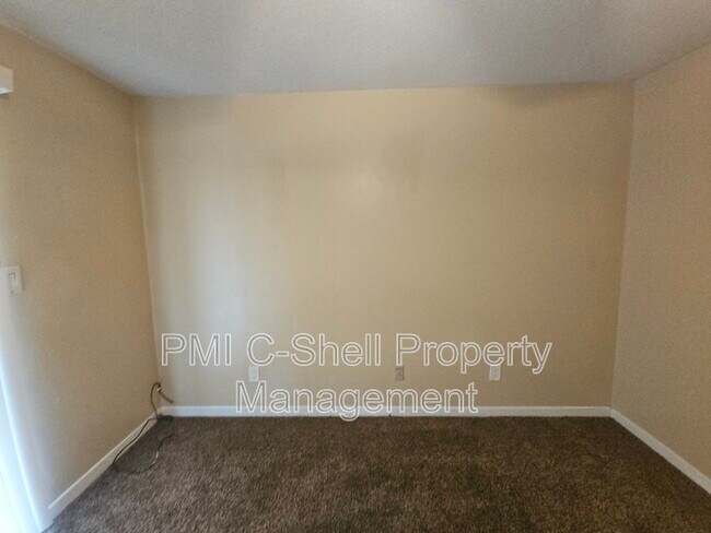 Building Photo - 1111 Polk Ave