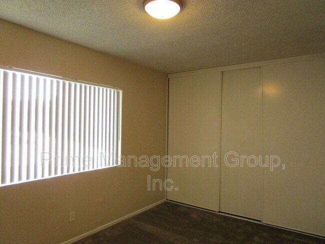 Building Photo - 144 E Baseline Rd