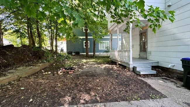 Building Photo - $2,300 | 4 Bedroom, 2 Bathroom Multi Floor...