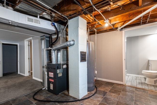 Building Photo - 5713 Spaulding St