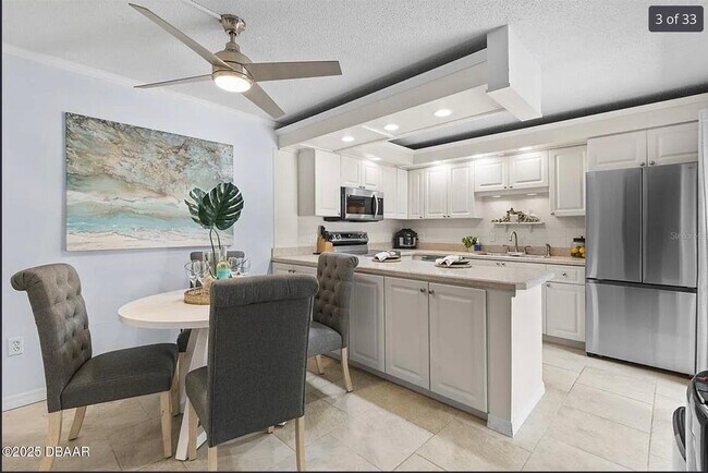 Building Photo - 3808 Saxon Dr