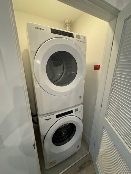 FULL WASHER & DRYER - 60 NW 31st St