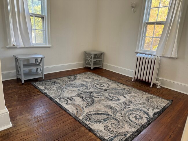 Building Photo - 15 W Parish Rd