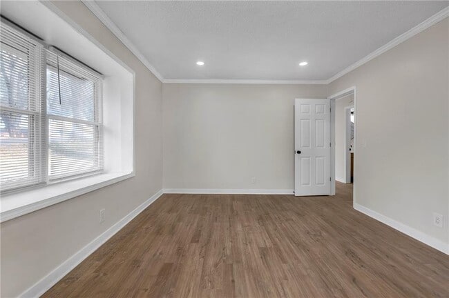 Building Photo - 2060 Baker Rd NW