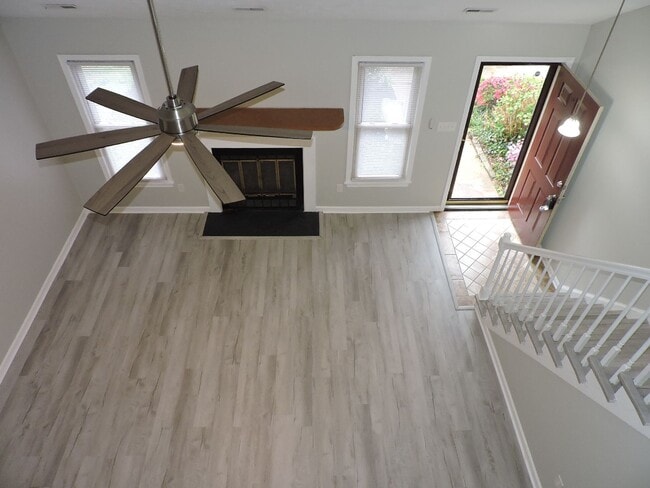 Building Photo - Call 804-642-2106 ofc 9:30 to 2:30