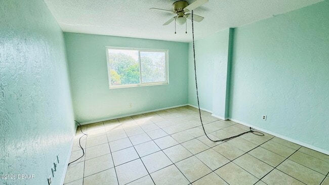 Building Photo - 732 N Halifax Ave