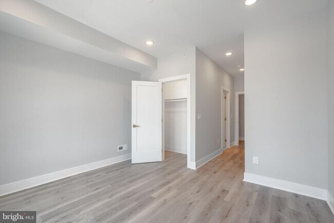 Building Photo - 5122 Ranstead St