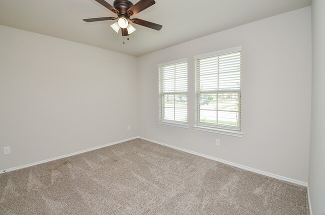 Building Photo - 5539 Kingston Crst Ln