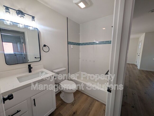 Building Photo - 55 Breezewood Dr