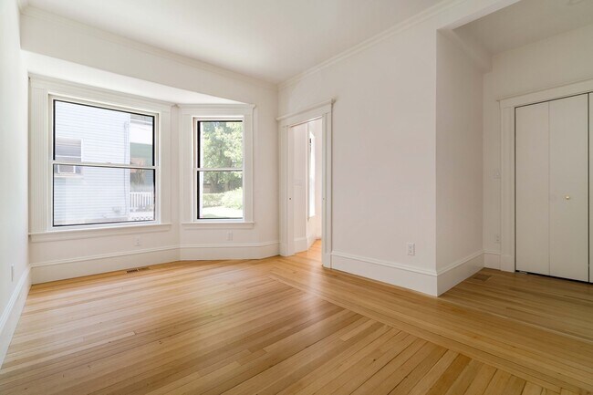 Building Photo - 26 Beals St