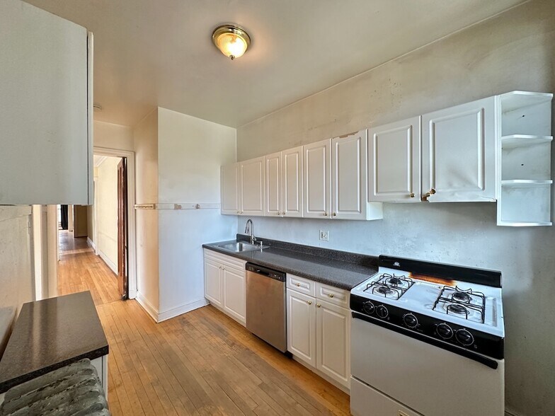 Building Photo - 943 Judson Ave
