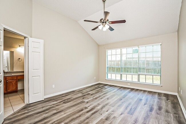 Building Photo - 3909 Spring Meadow Dr