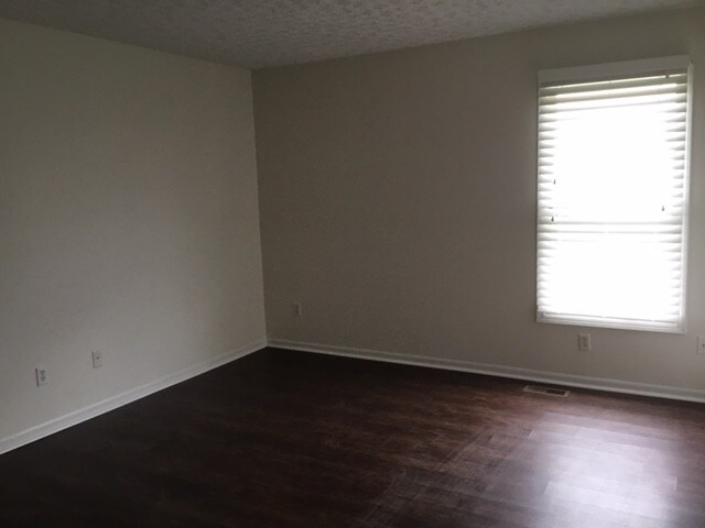 Building Photo - 5514 Crenton Dr