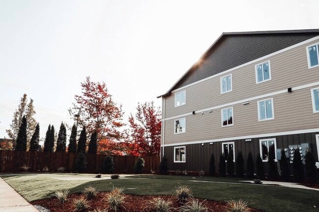 Building Photo - 4705 NE 66th Ave