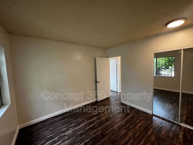 Building Photo - 475 E 61ST St