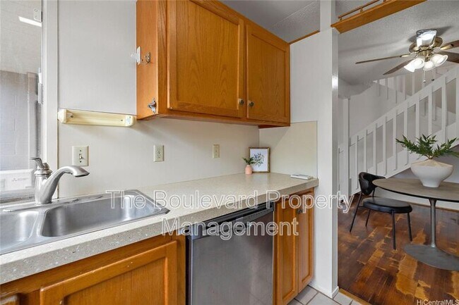 Building Photo - 95-045 Hokuiwa St